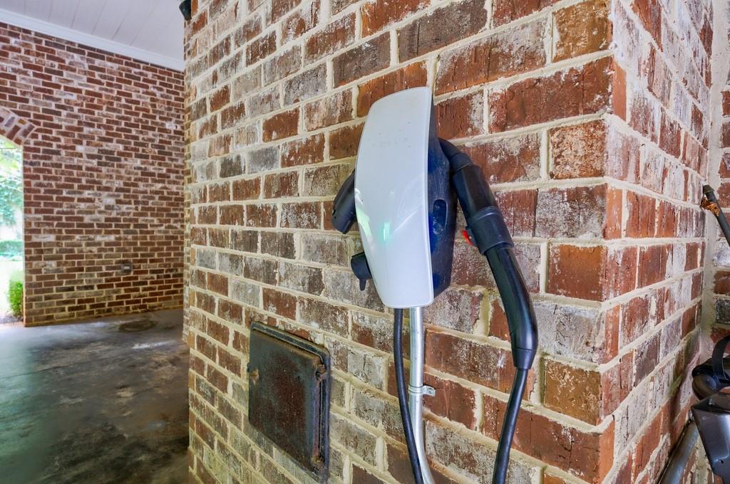 3375 Ridgewood Road NW