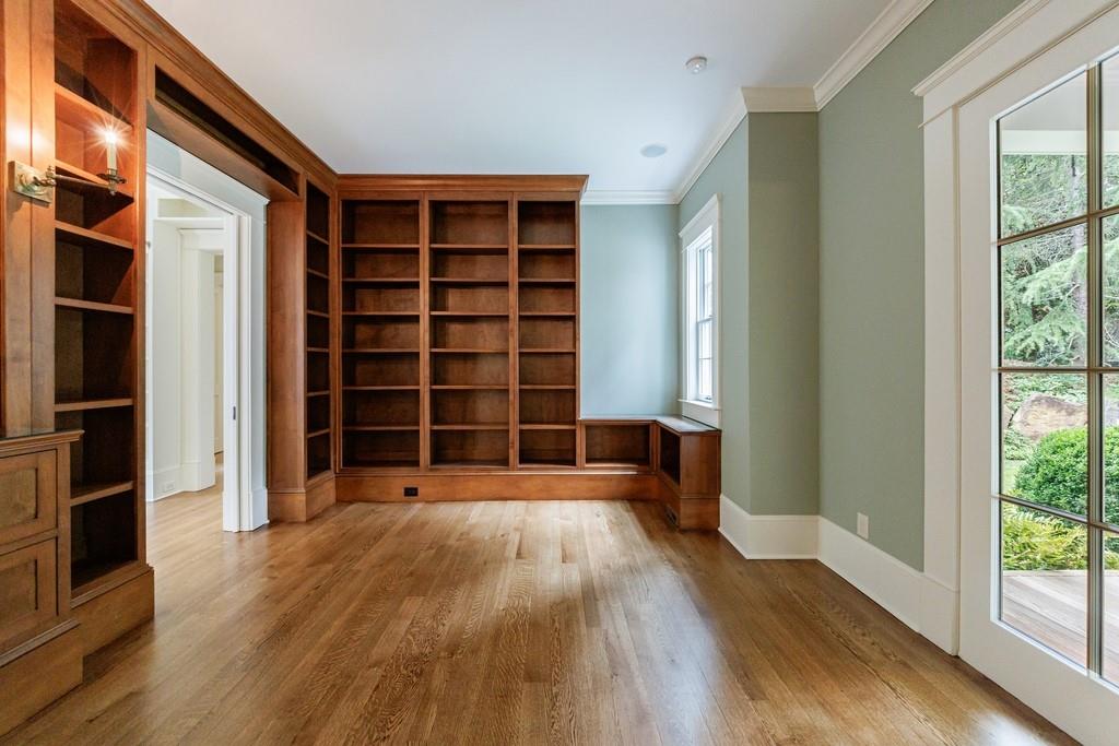 3375 Ridgewood Road NW