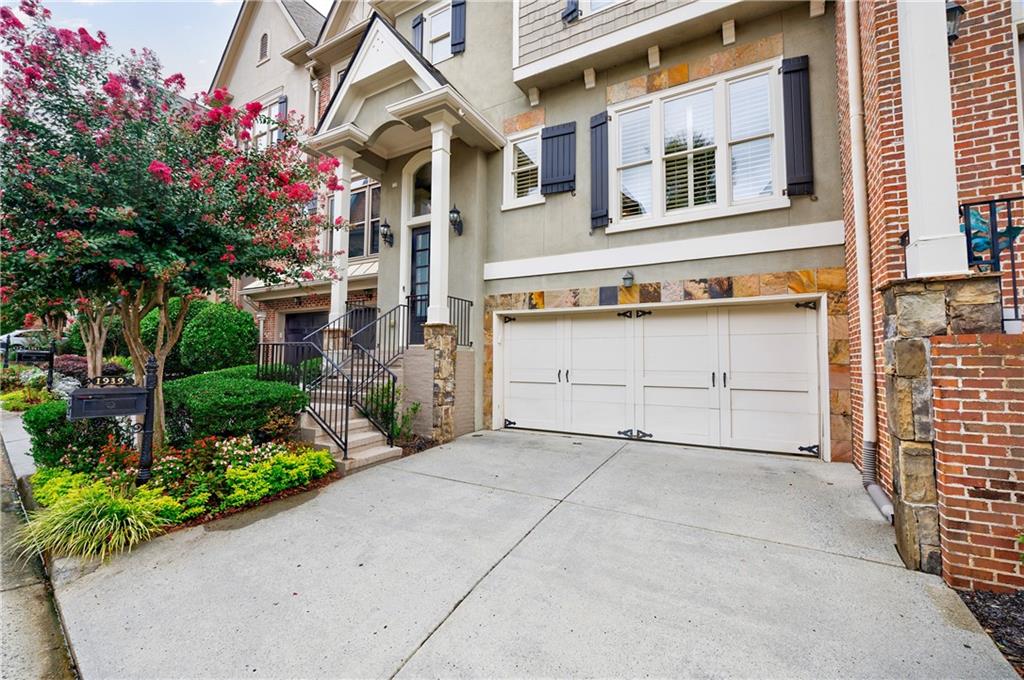 1939 Saxon Valley Circle NE