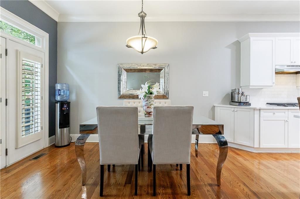 1939 Saxon Valley Circle NE