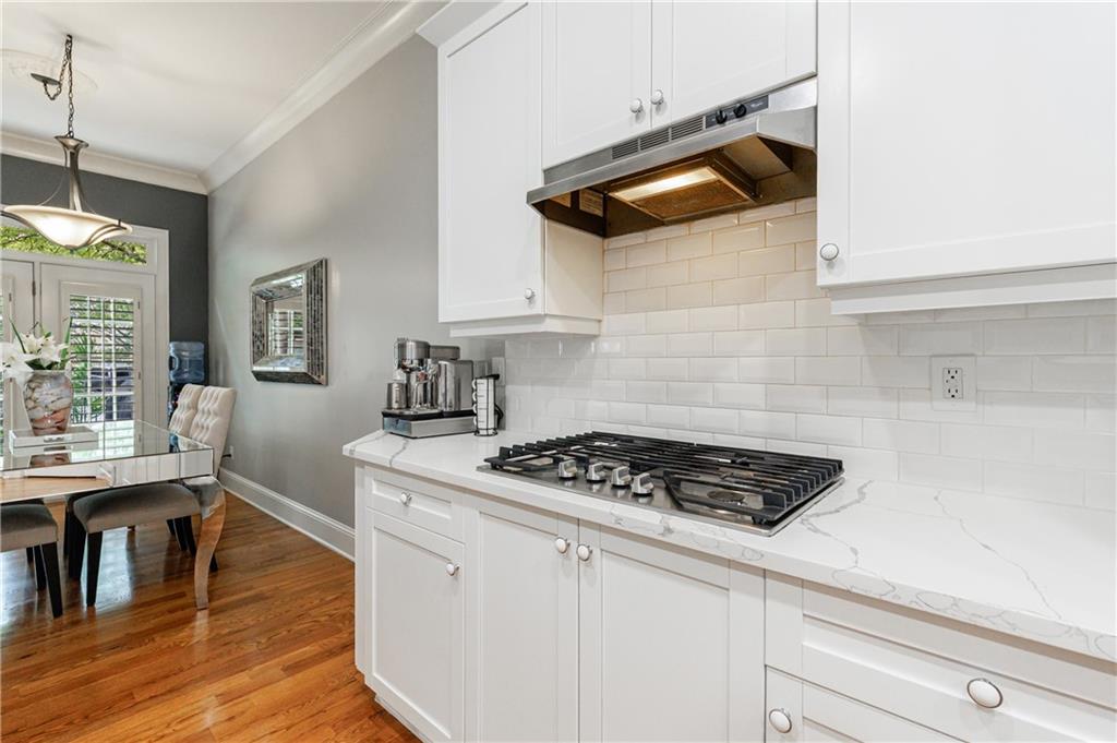 1939 Saxon Valley Circle NE