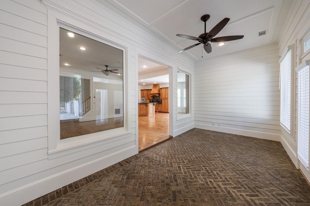2370 MUSKOGEE Lane