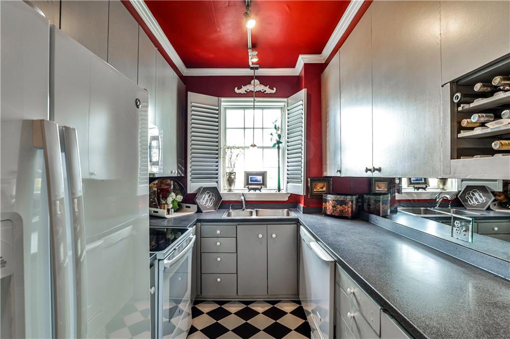 1325 Peachtree Street NE Unit 701