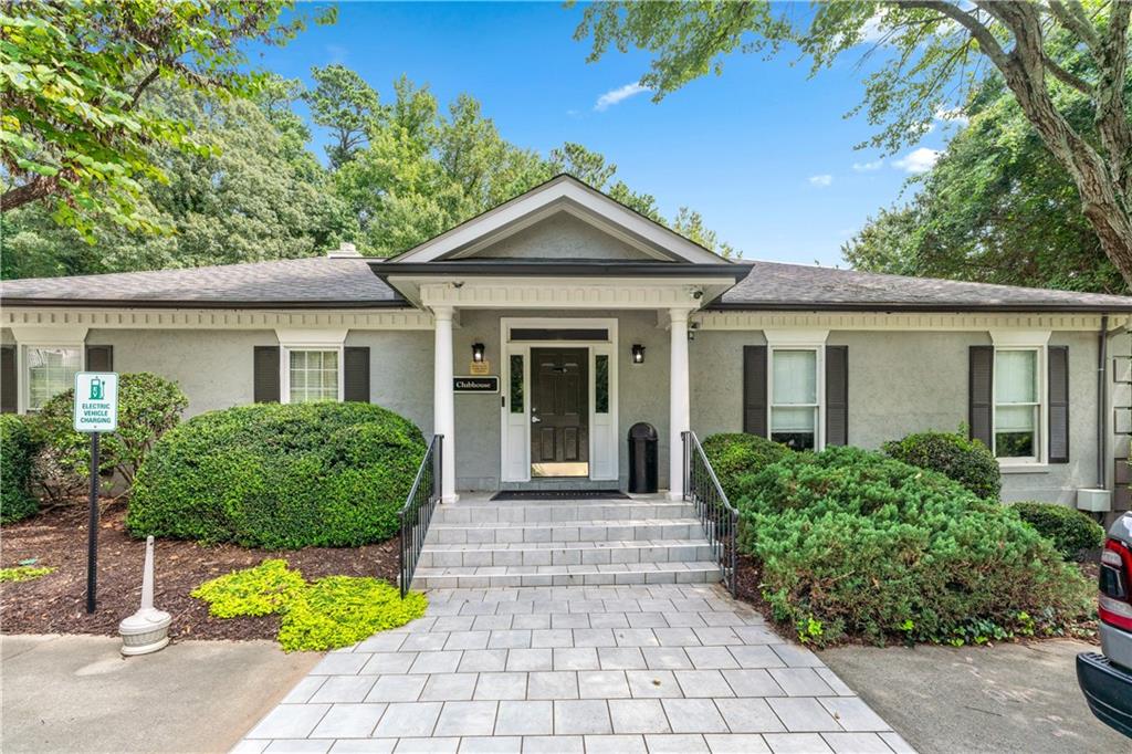 1201 Pine Heights Drive