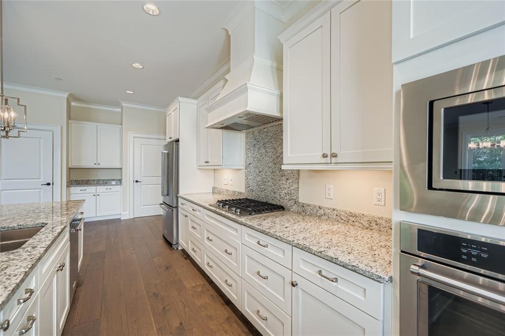 229 Peachtree Hills Avenue NE Unit 5308
