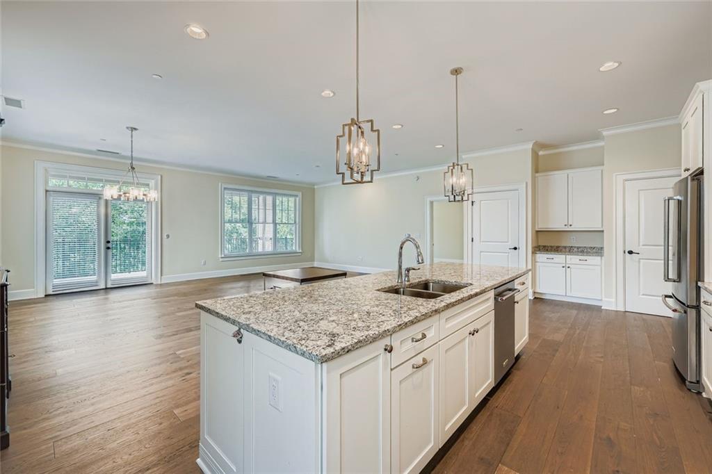 229 Peachtree Hills Avenue NE Unit 5308
