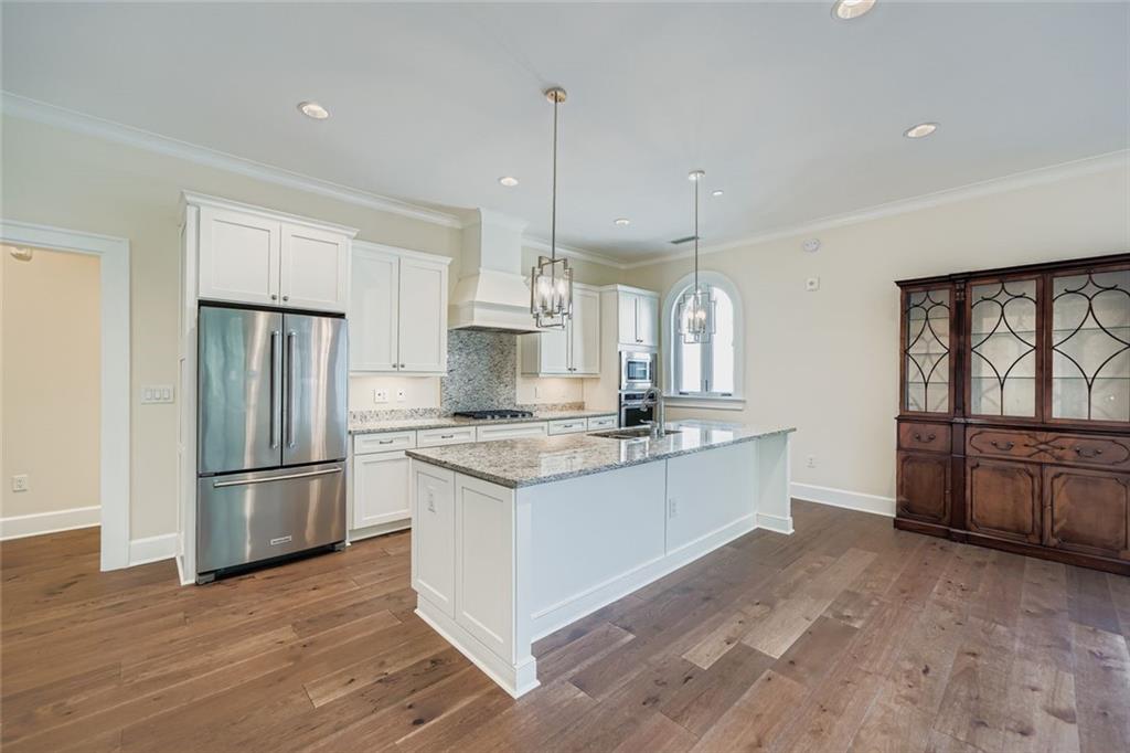 229 Peachtree Hills Avenue NE Unit 5308