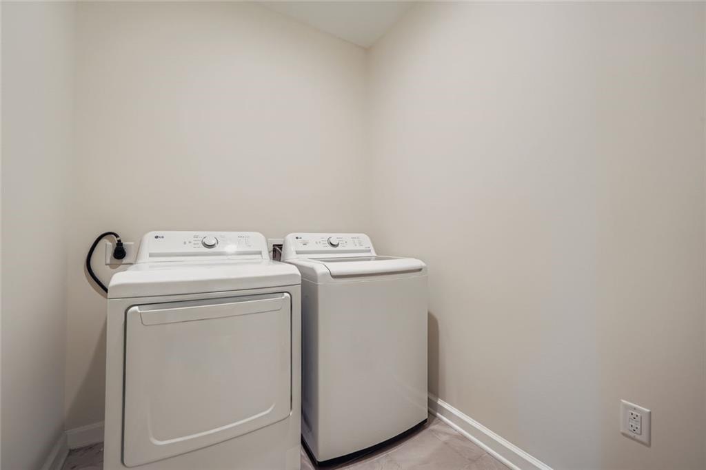 229 Peachtree Hills Avenue NE Unit 5308