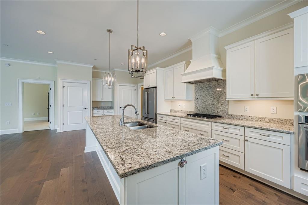 229 Peachtree Hills Avenue NE Unit 5308