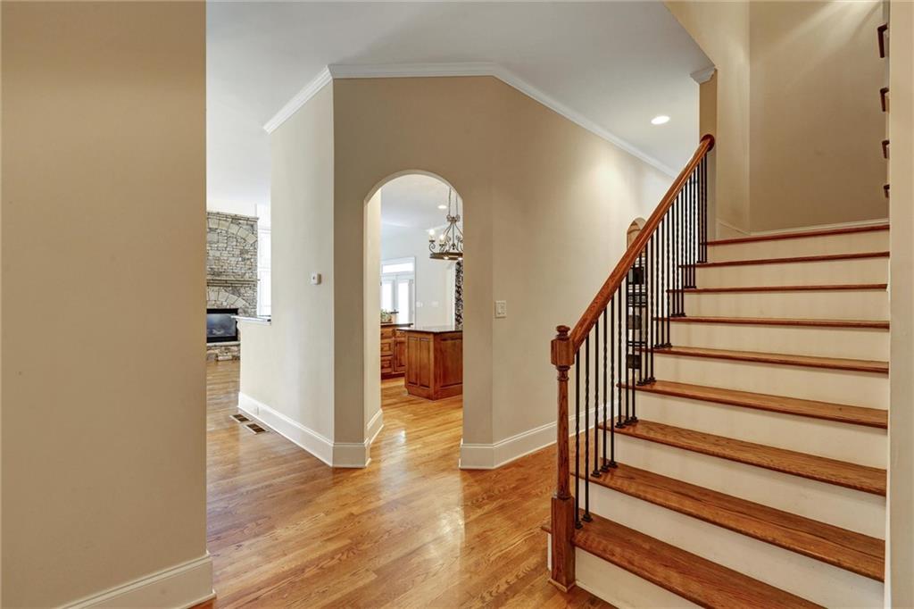 802 Pathview Court