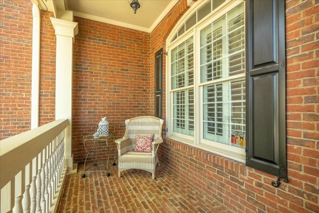 802 Pathview Court