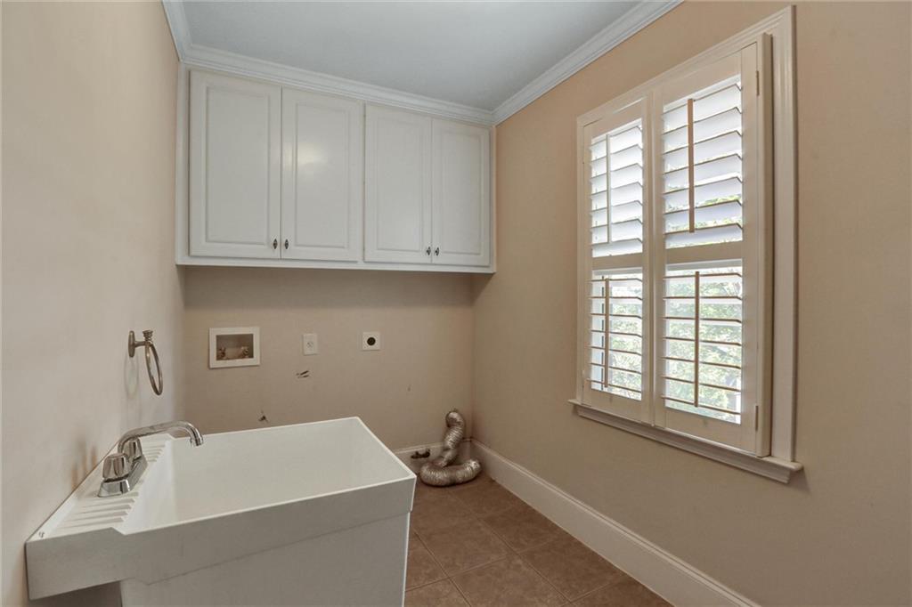 802 Pathview Court