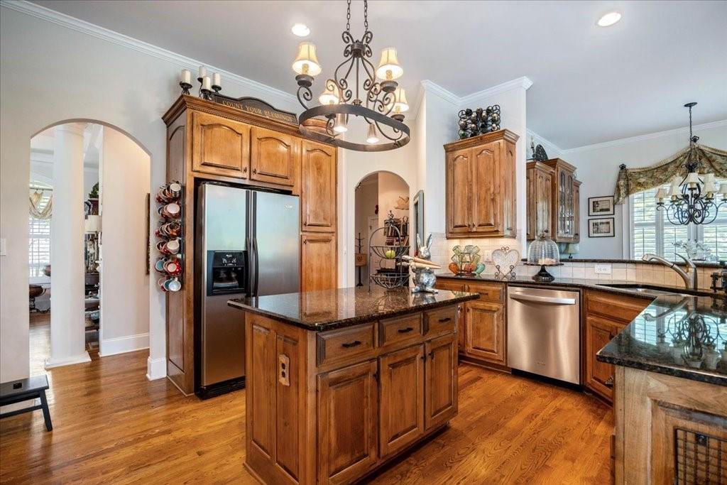 802 Pathview Court