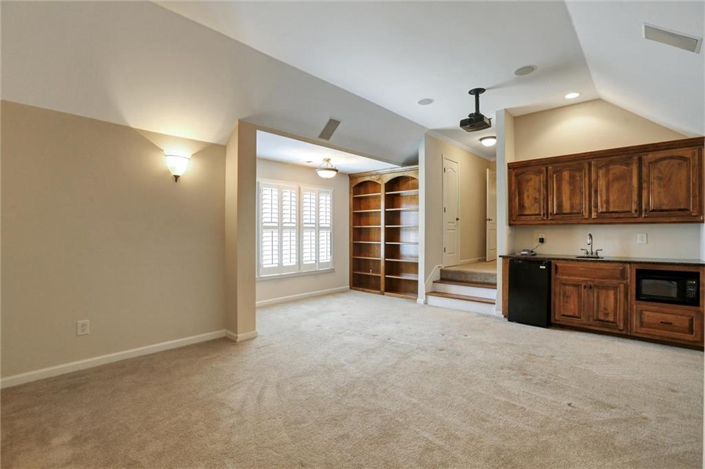 802 Pathview Court