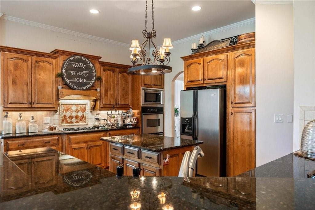 802 Pathview Court