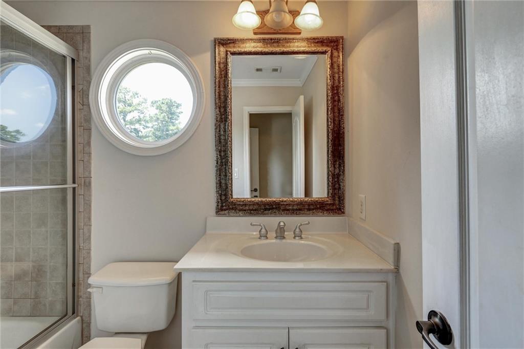 802 Pathview Court