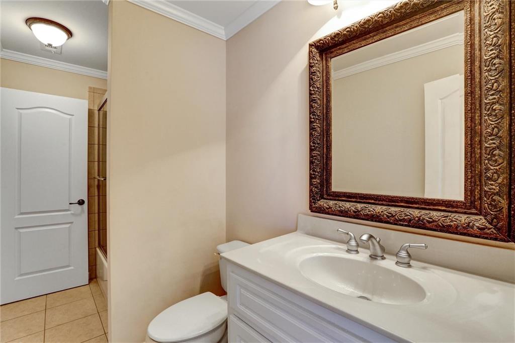 802 Pathview Court