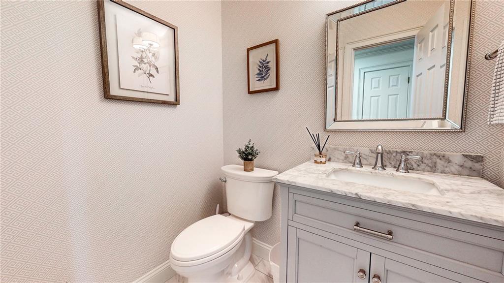 2166 Heritage Heights