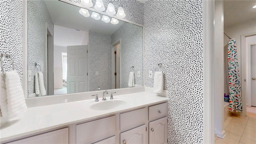 2166 Heritage Heights