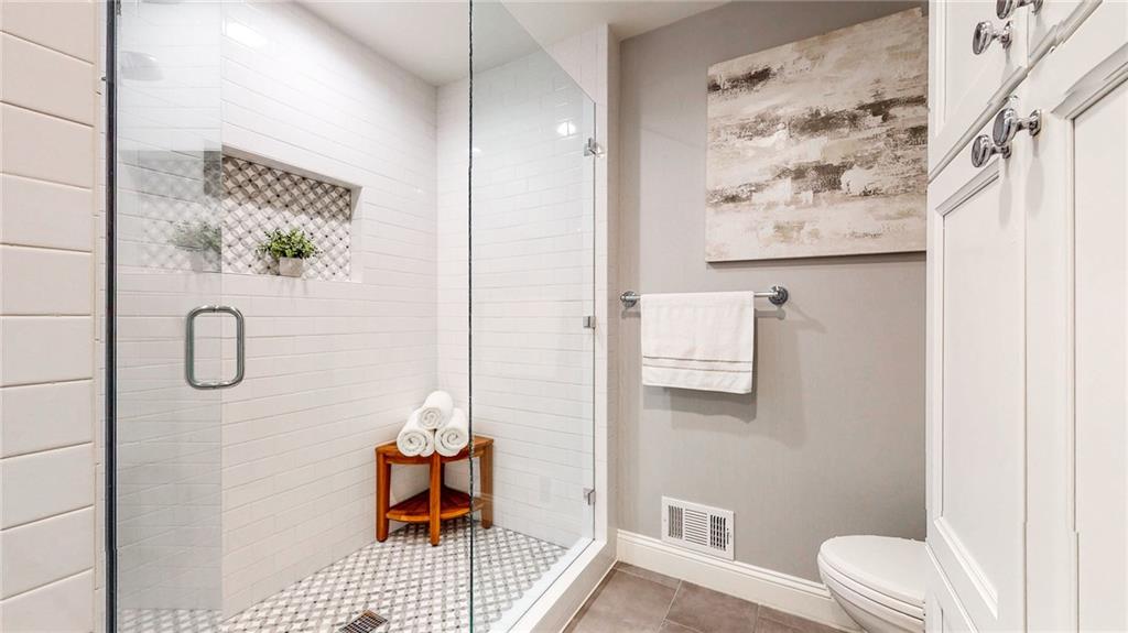 2166 Heritage Heights