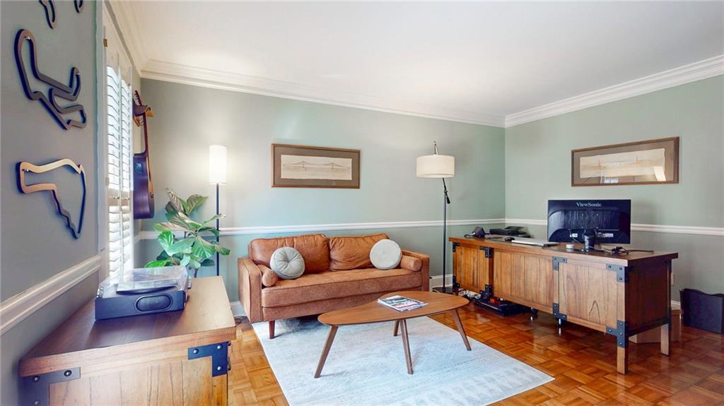 2166 Heritage Heights