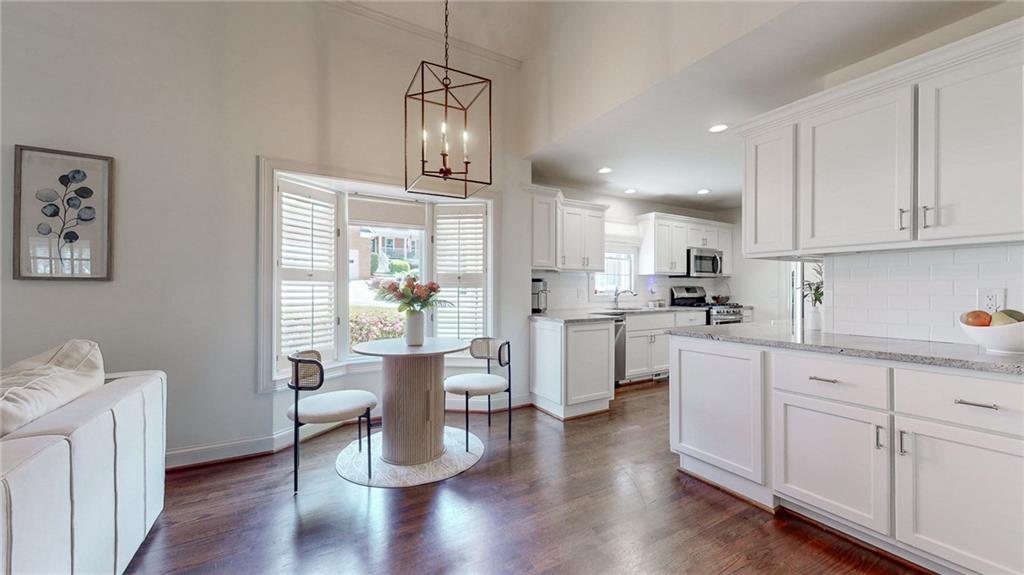 2166 Heritage Heights