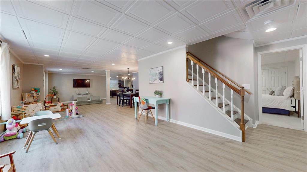 2166 Heritage Heights