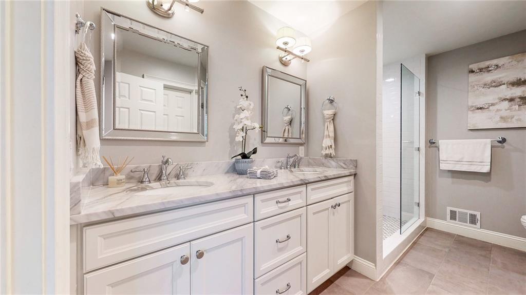 2166 Heritage Heights