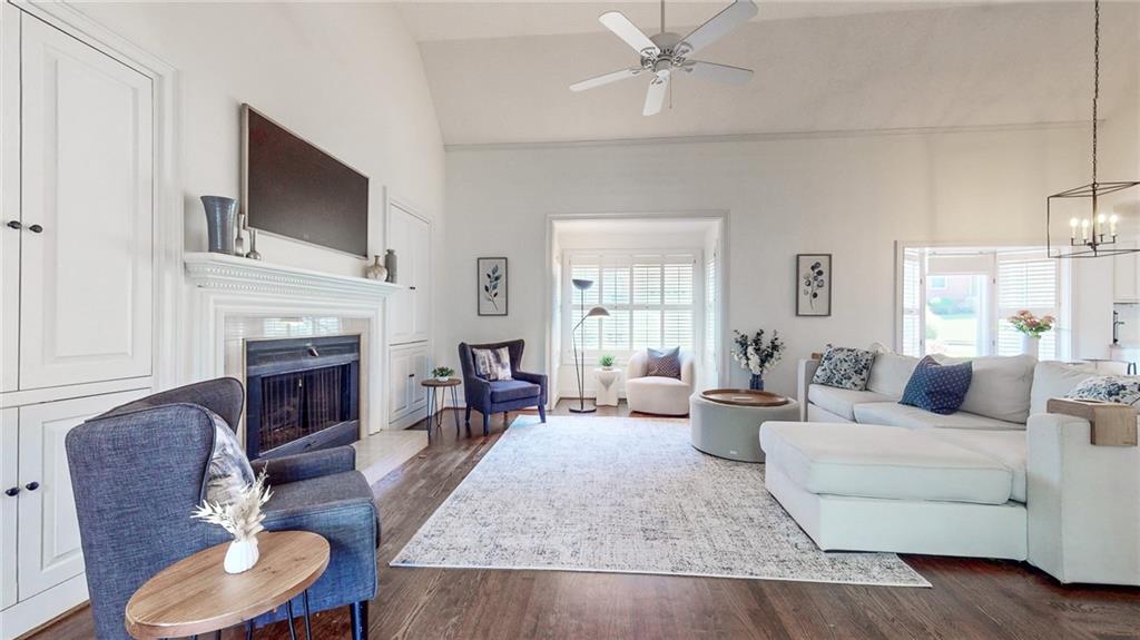 2166 Heritage Heights