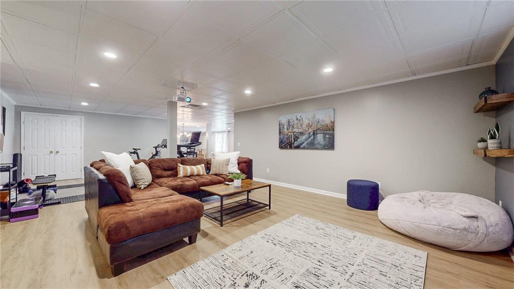 2166 Heritage Heights