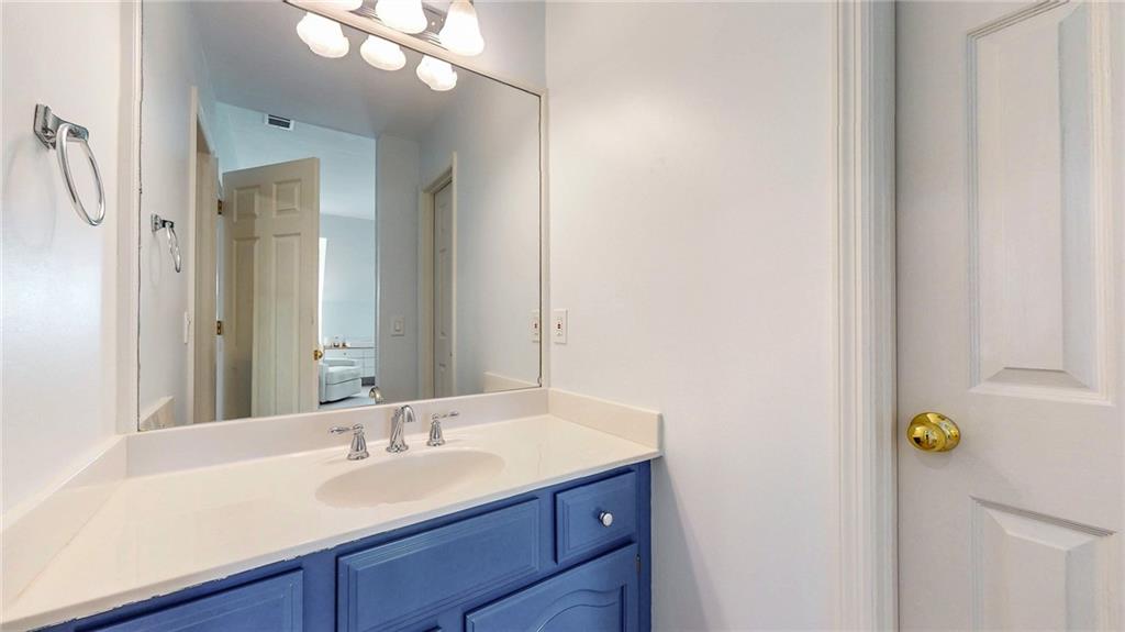 2166 Heritage Heights