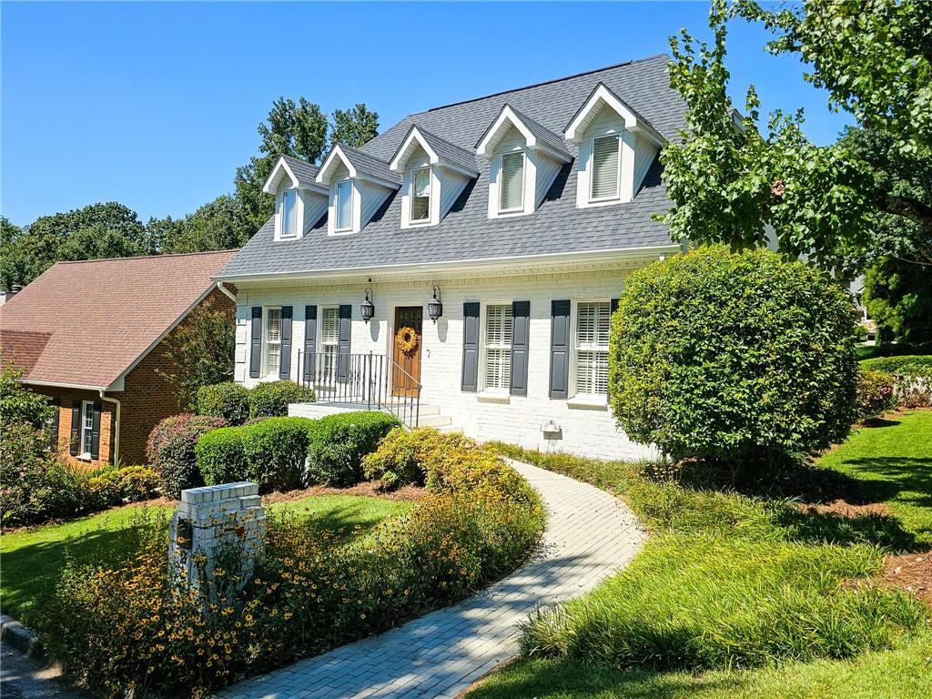 2166 Heritage Heights