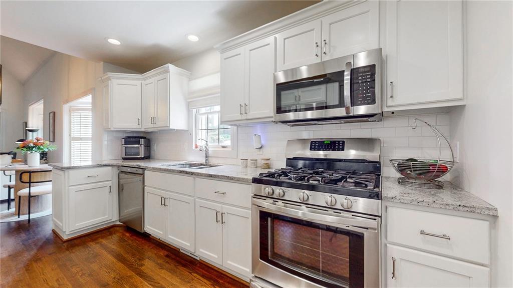 2166 Heritage Heights