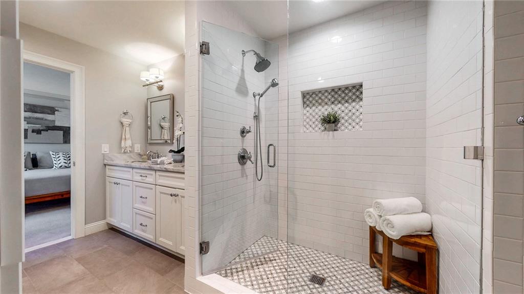 2166 Heritage Heights