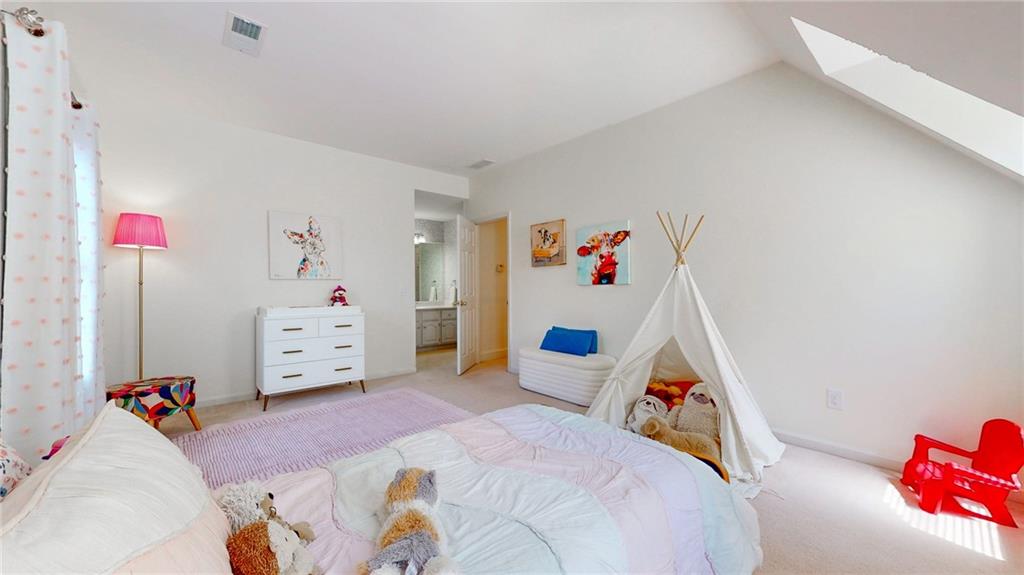 2166 Heritage Heights