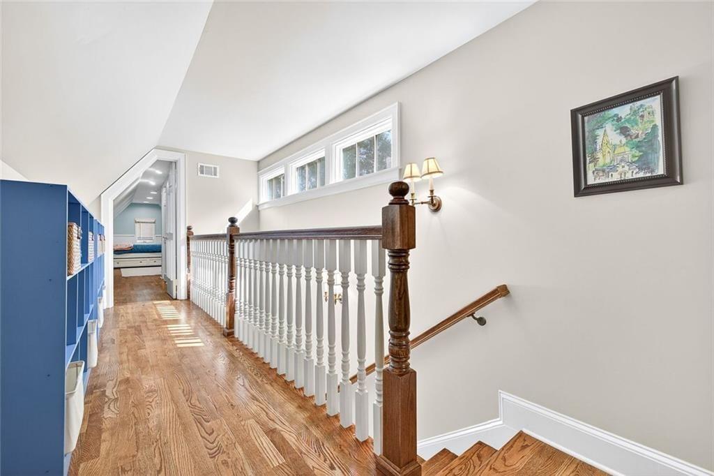 789 Longwood Drive NW