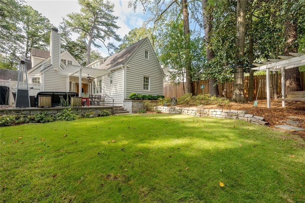 789 Longwood Drive NW