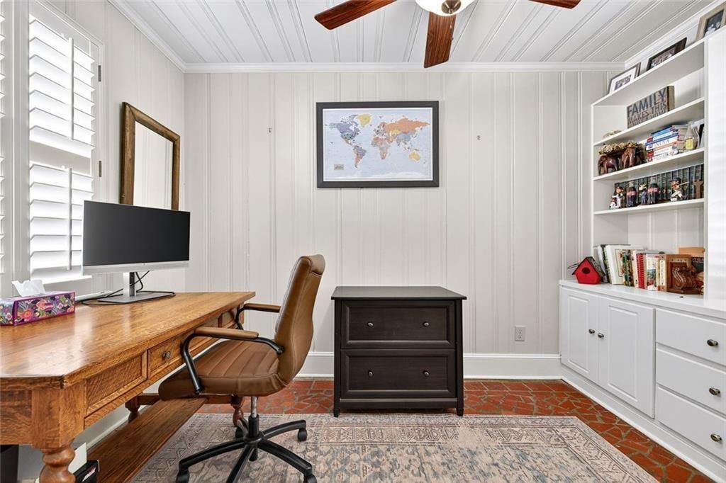 789 Longwood Drive NW