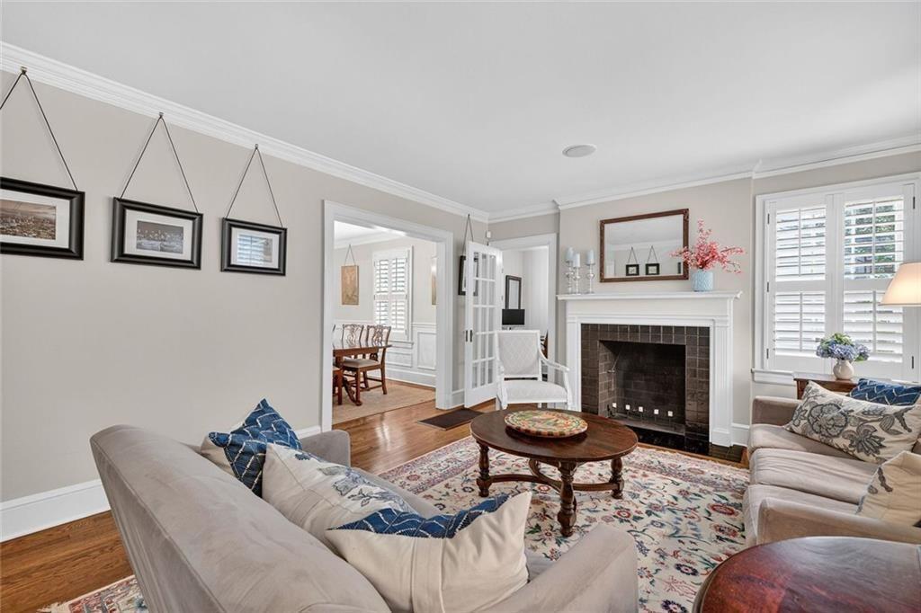 789 Longwood Drive NW