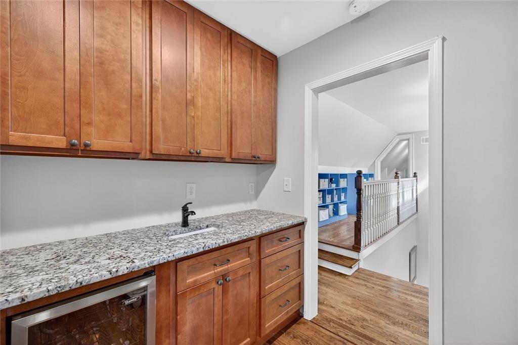 789 Longwood Drive NW