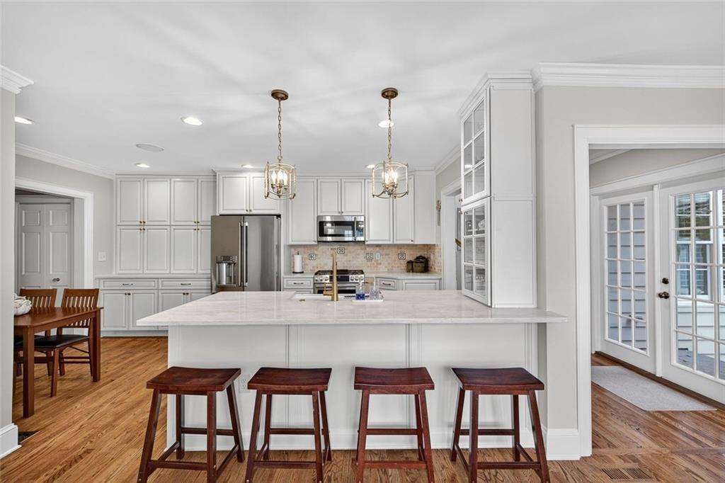 789 Longwood Drive NW