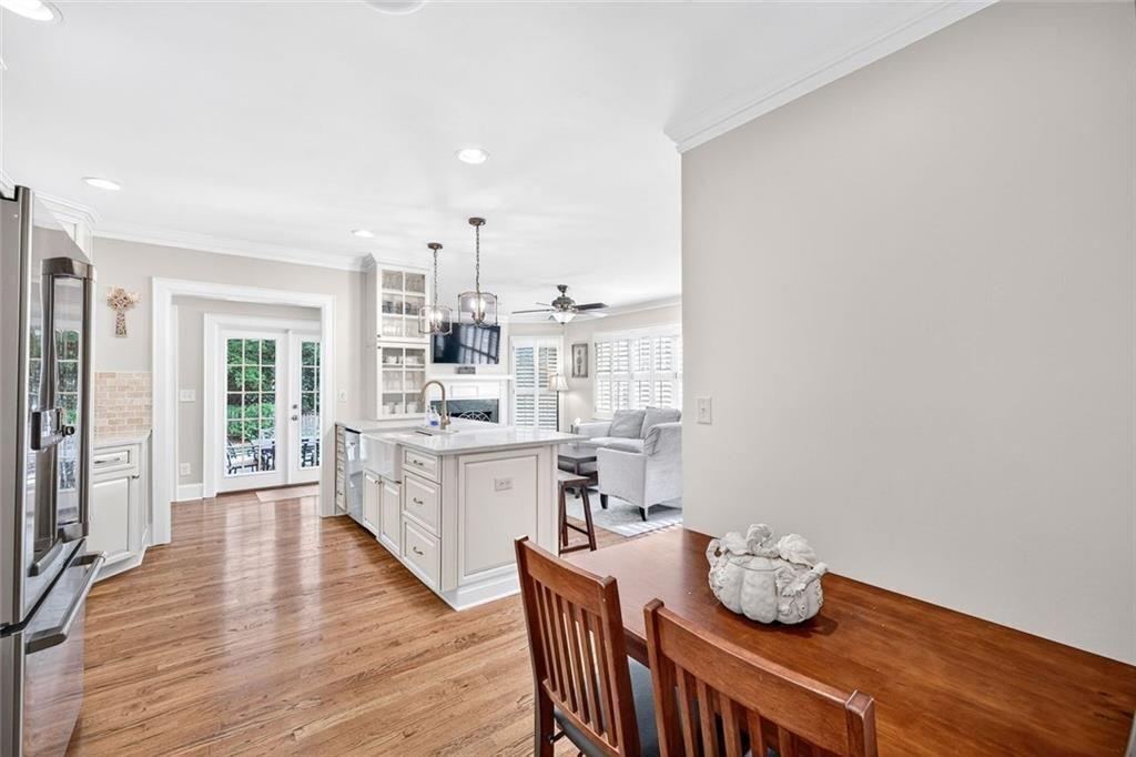 789 Longwood Drive NW