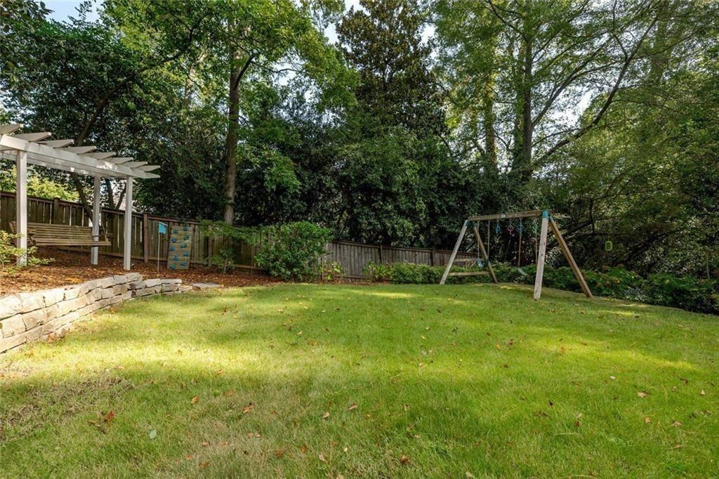 789 Longwood Drive NW