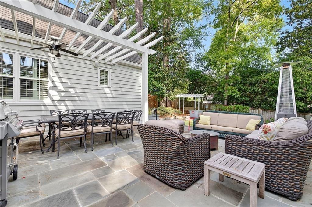 789 Longwood Drive NW