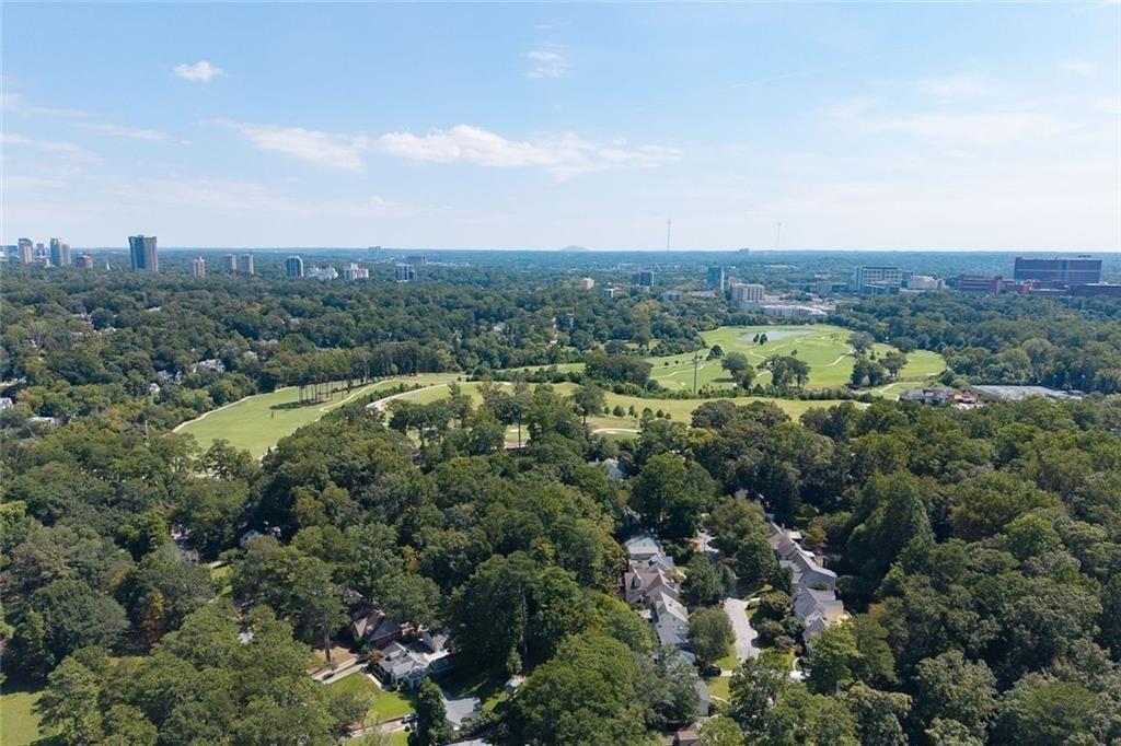 789 Longwood Drive NW