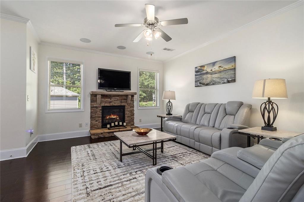 404 Providence Walk Street