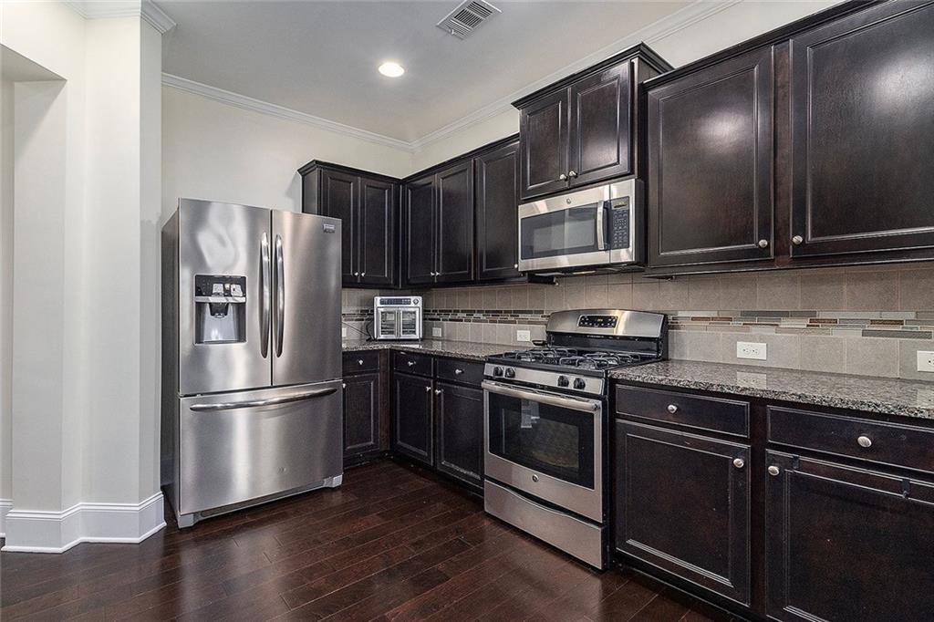 404 Providence Walk Street