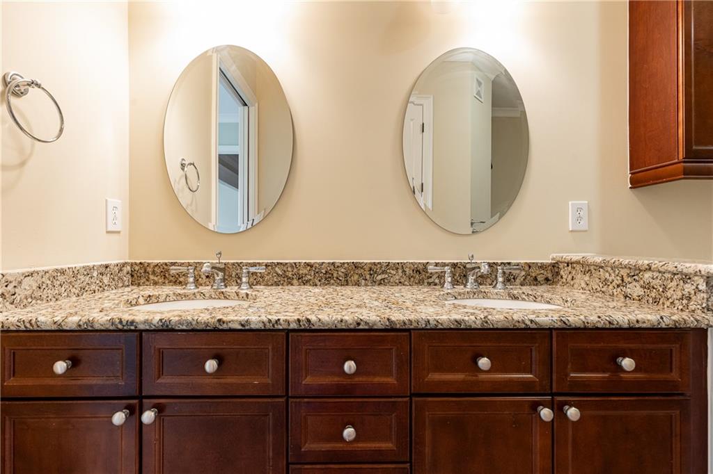 3635 E Paces Circle NE Unit 1311