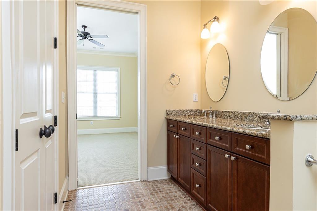 3635 E Paces Circle NE Unit 1311