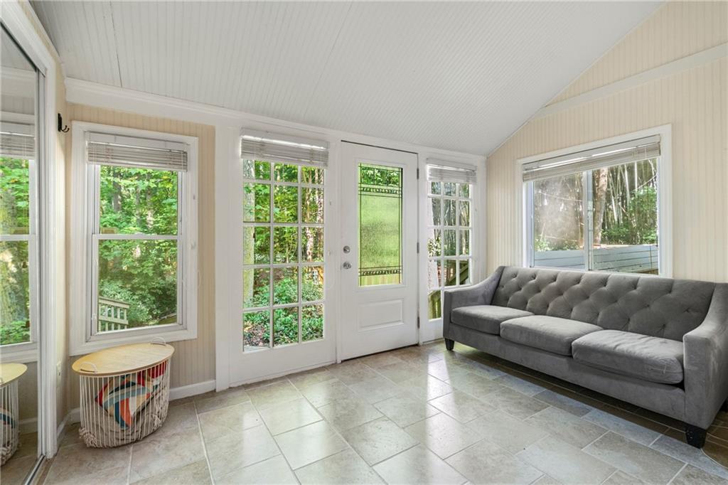 4060 Laurel Ridge Trail SE